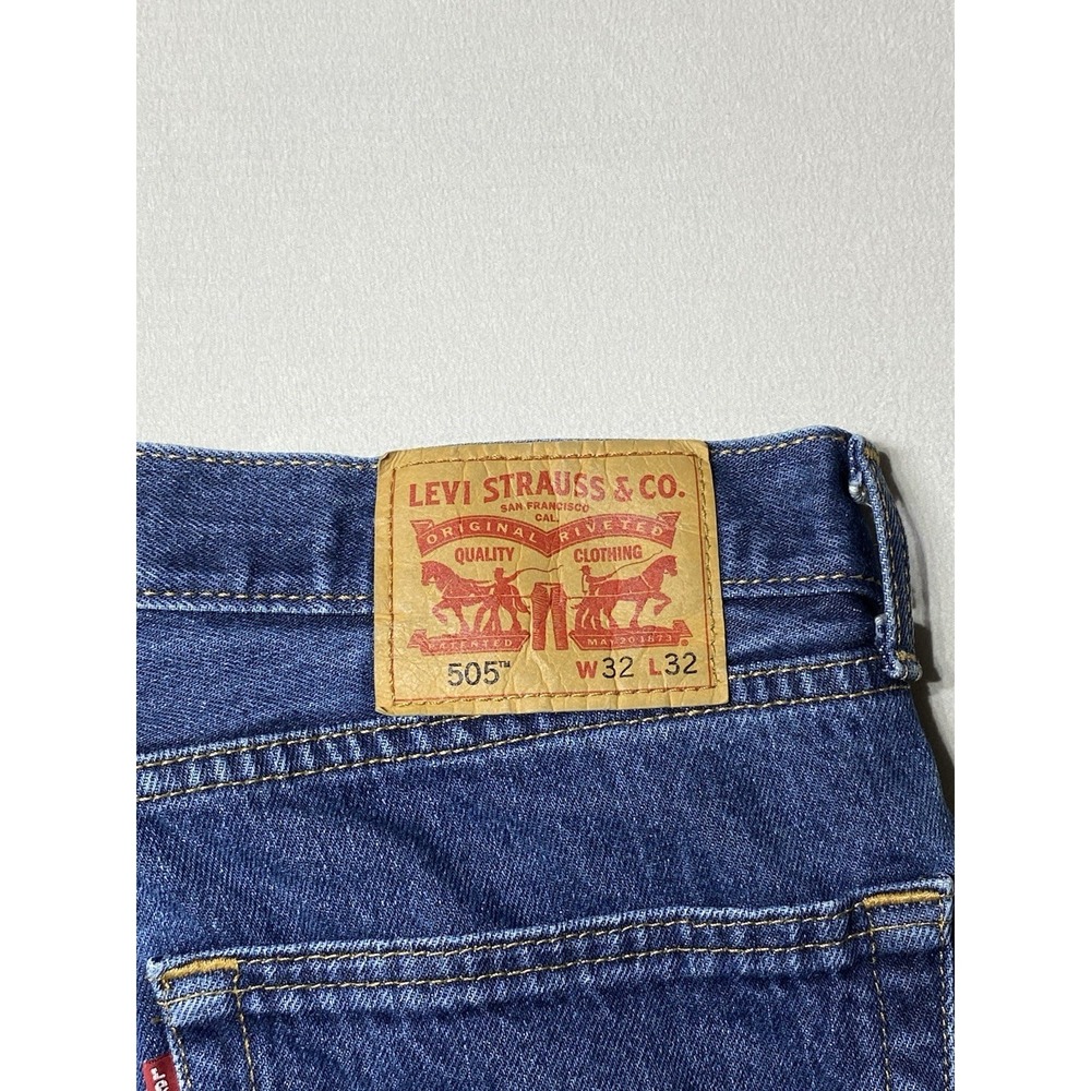 Levis 505 Jeans Mens 32x32 Regular Fit Straight Leg Blue Denim Distressed - Picture 14 of 14